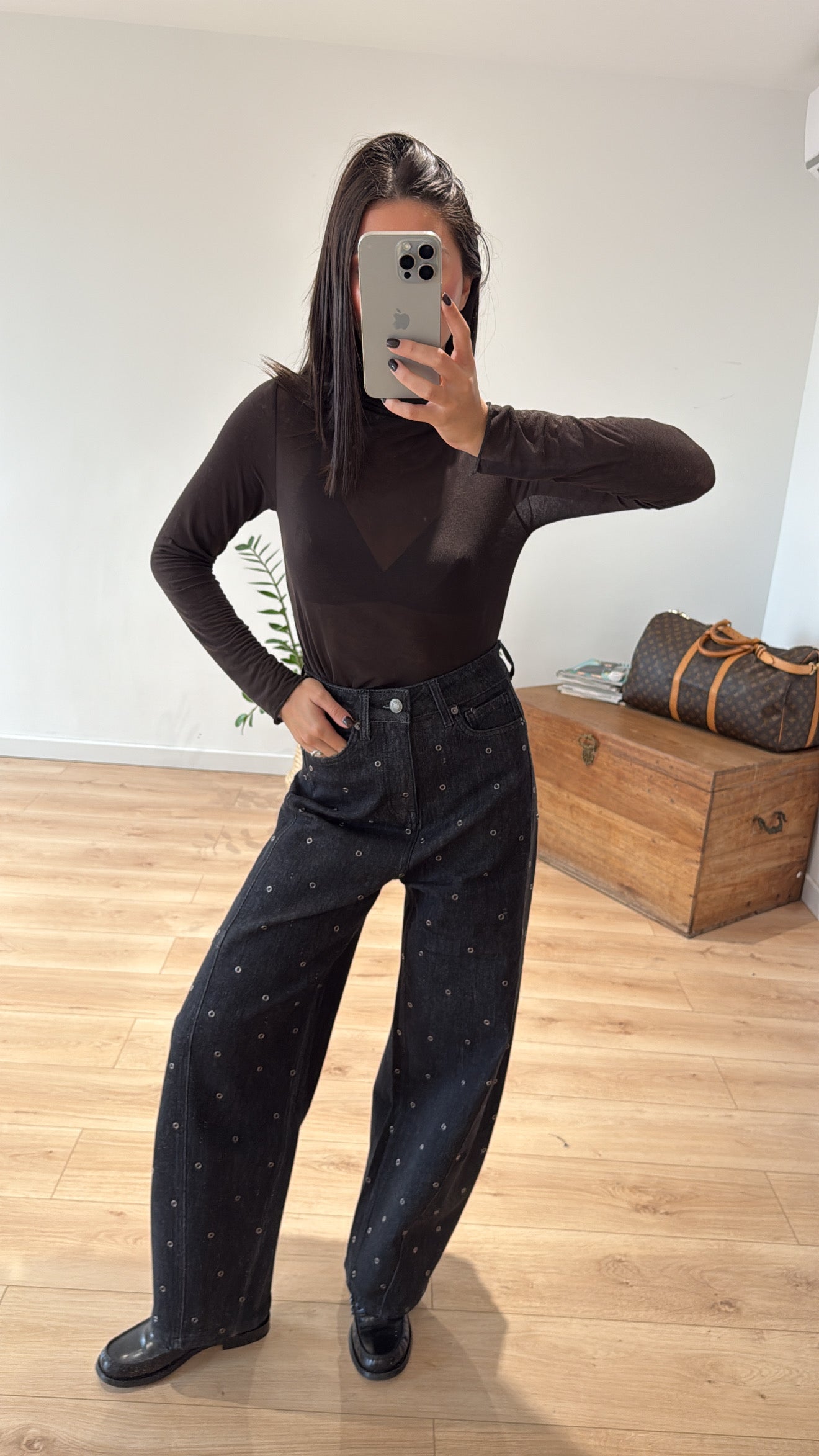 JEAN "CARLA" CLOU NOIR