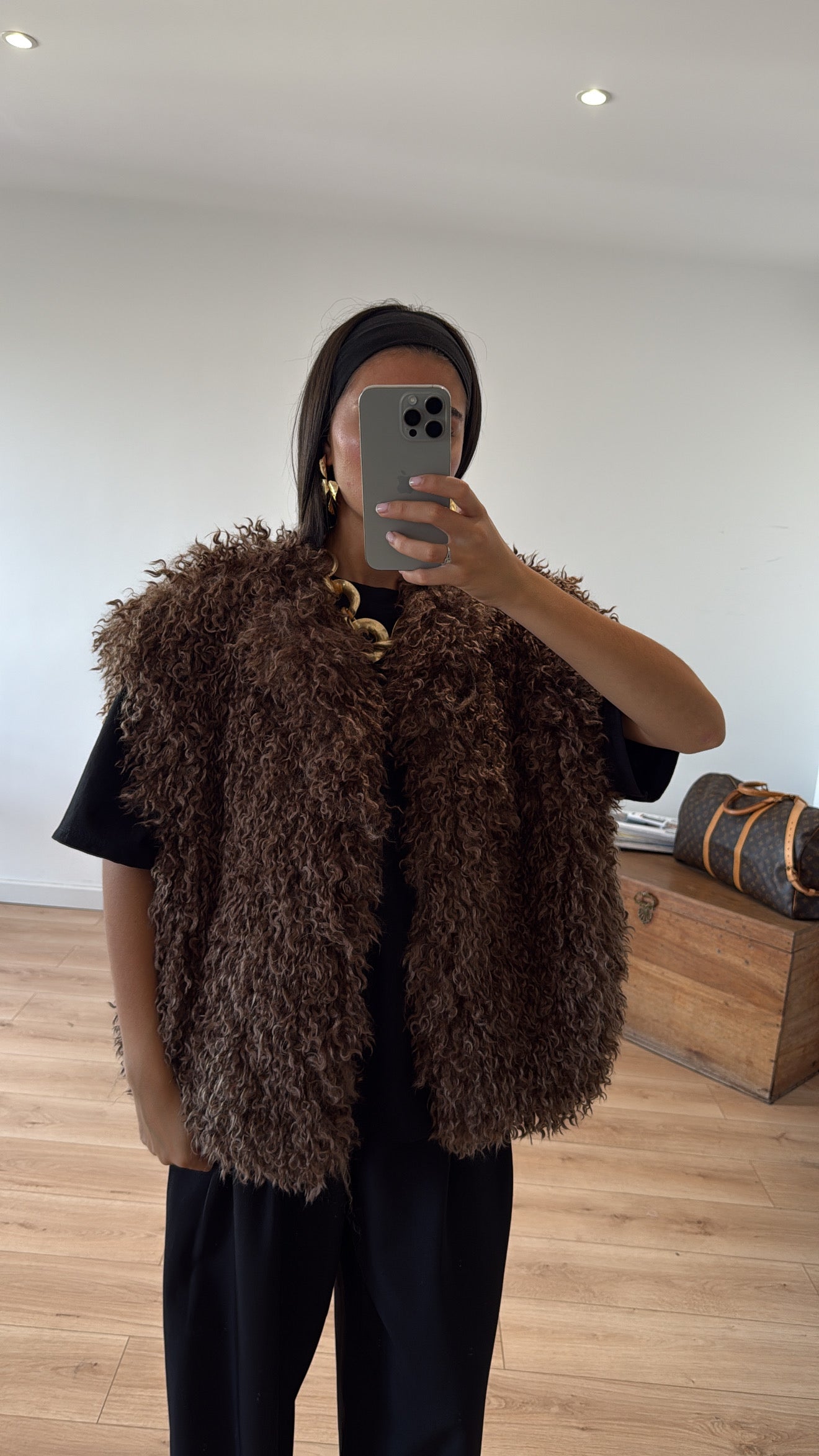 VESTE SANS MANCHES EFFET MOUTON "BETY" - CHOCO
