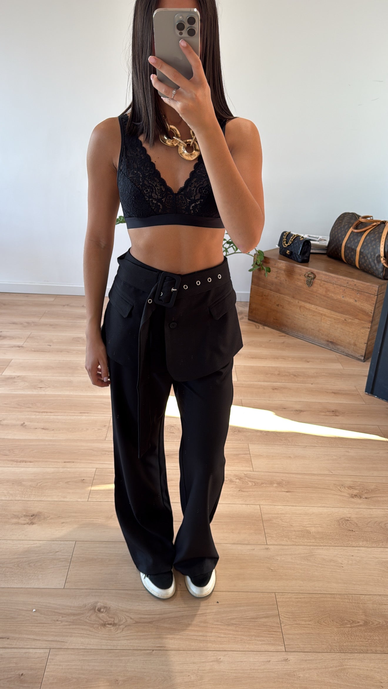 Pantalon Noir Structuré Chic