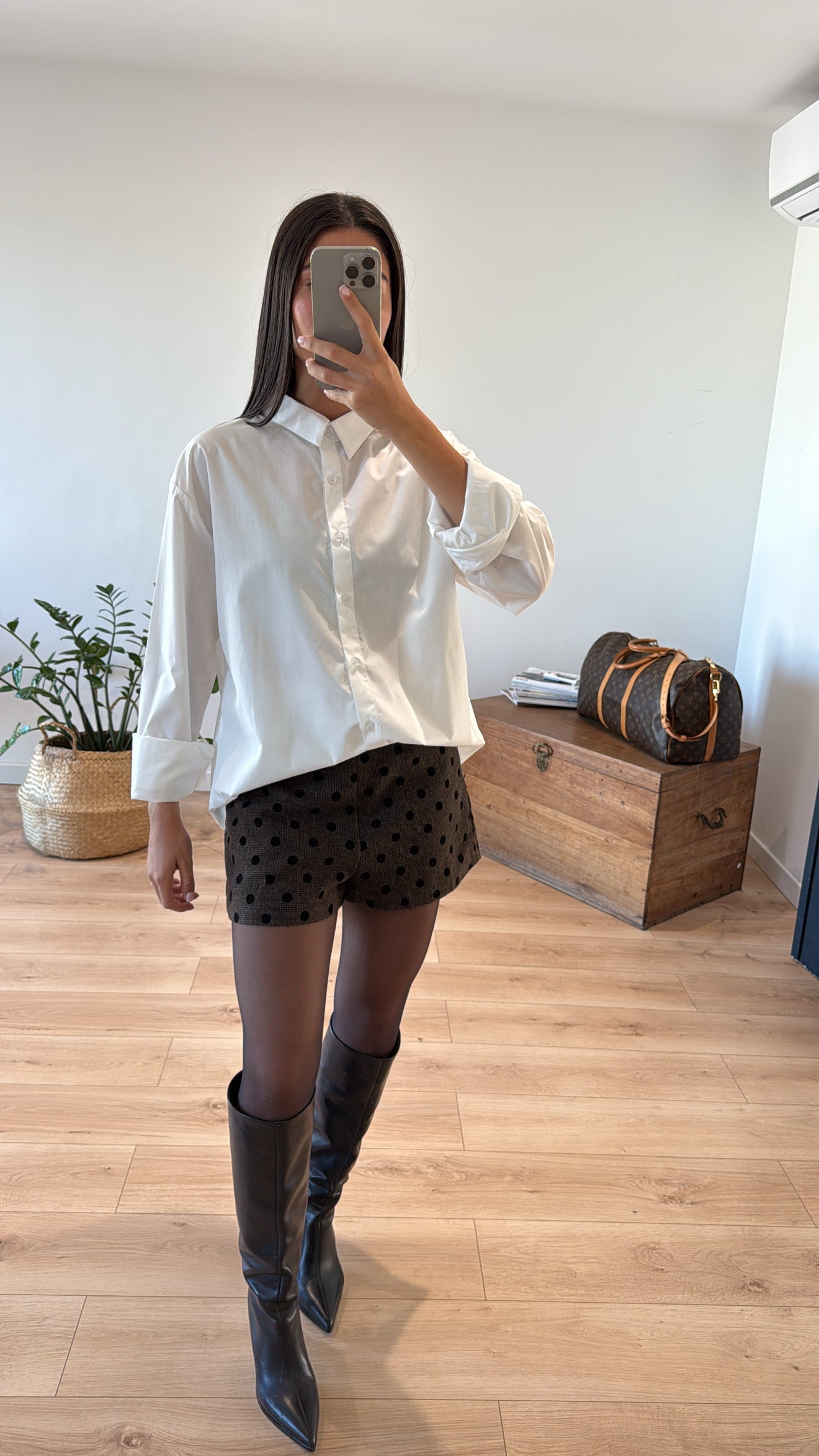 Short Chocolat à Pois Élégant
