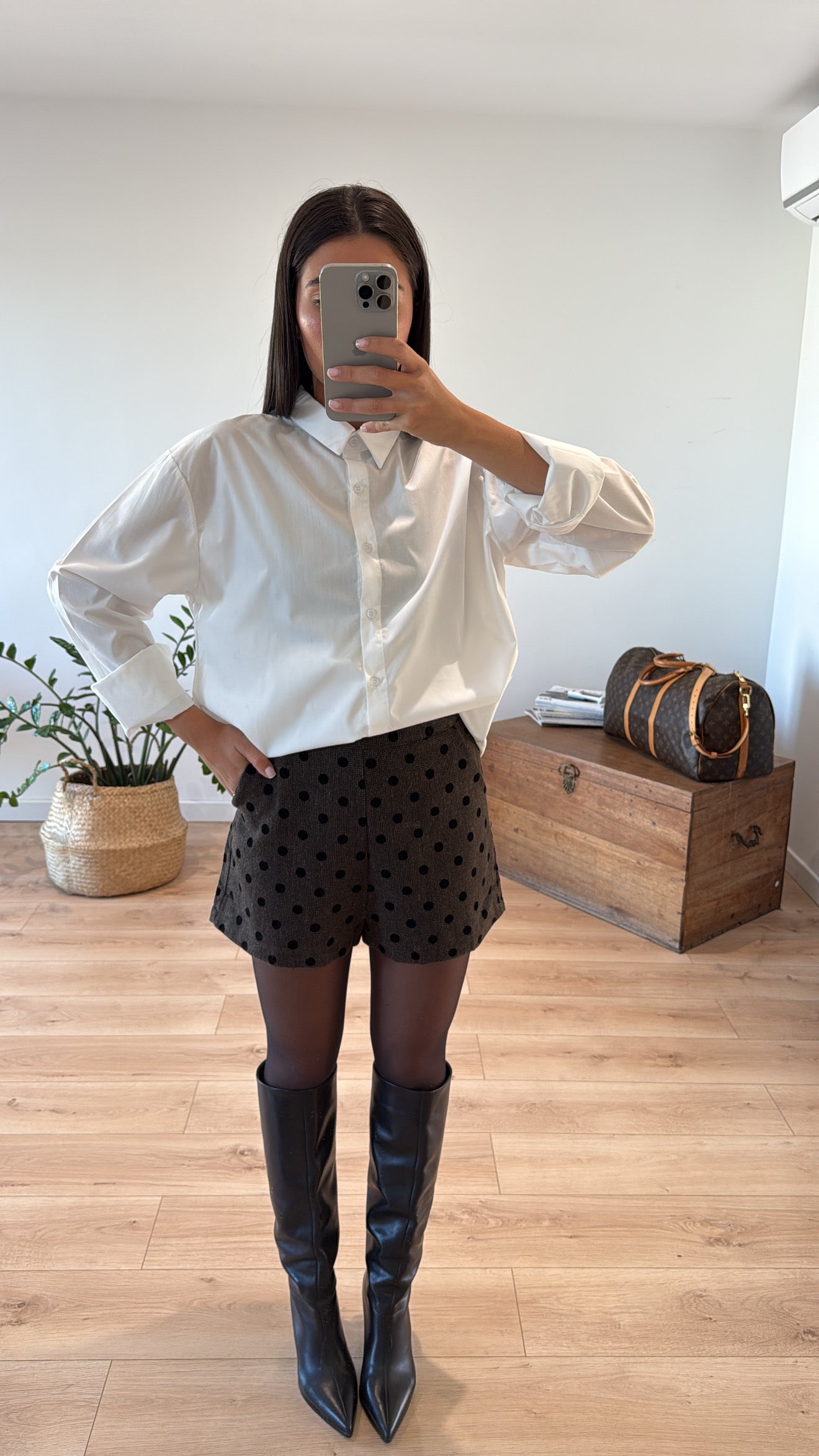 Short Chocolat à Pois Élégant