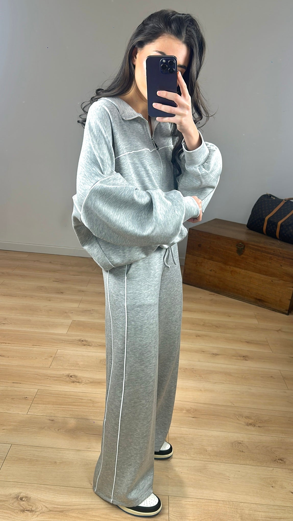 Ensemble jogging "Julia" GRIS