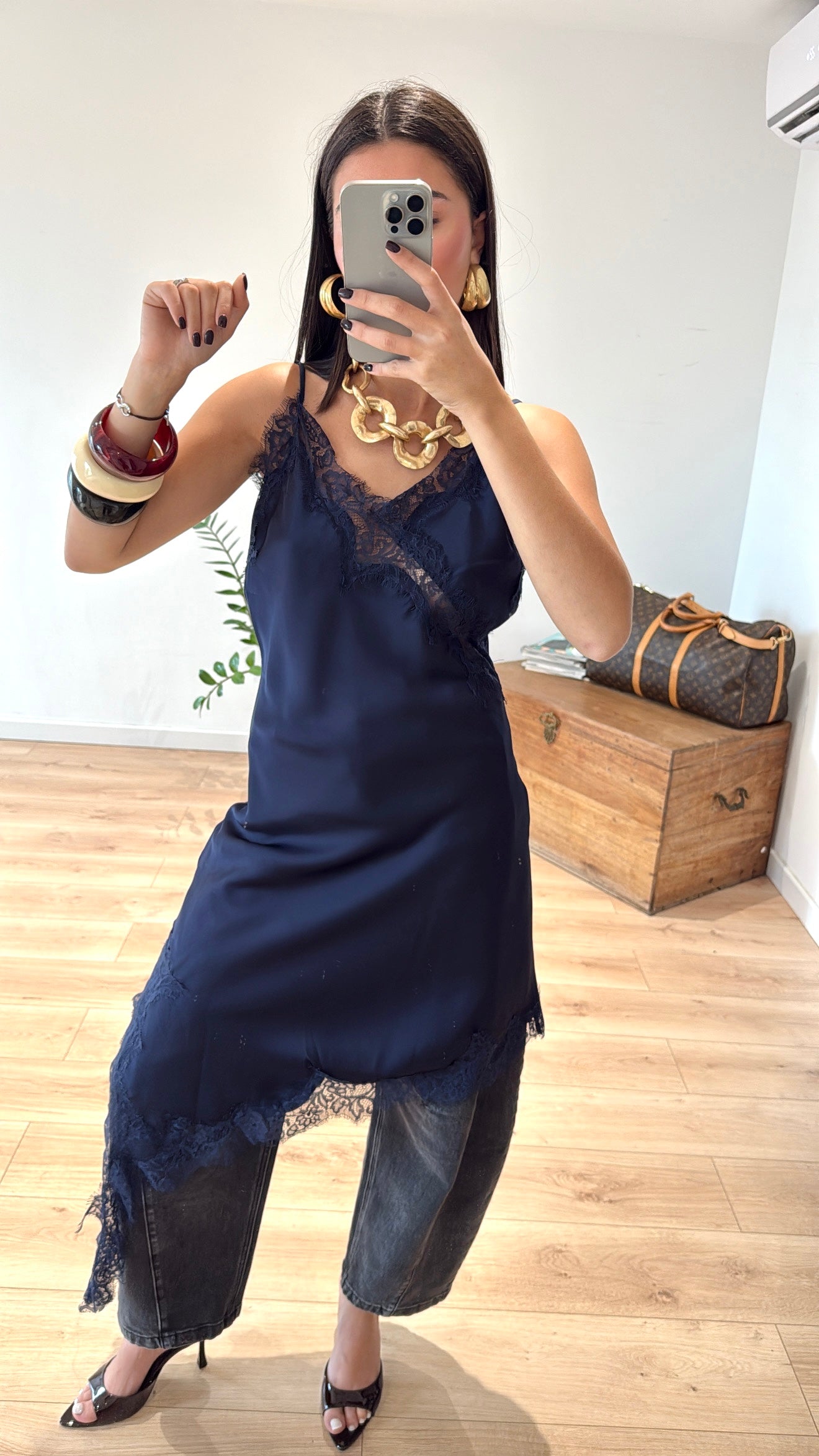 ROBE DENTELLE "LISON" BLEU MARINE OFFRE PROMOTIONELLE