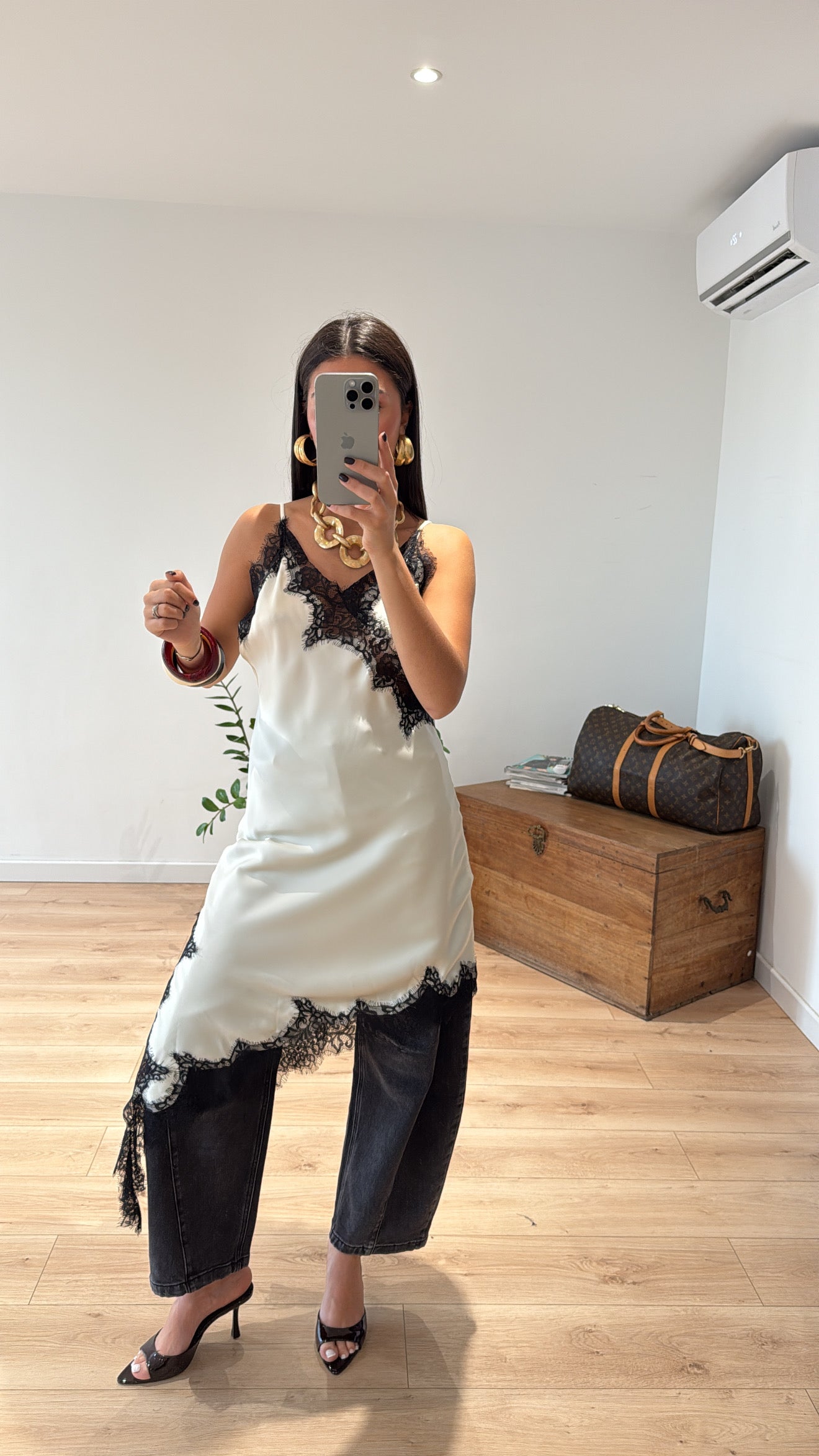 ROBE DENTELLE "LISON" BEIGE OFFRE PROMOTIONELLE