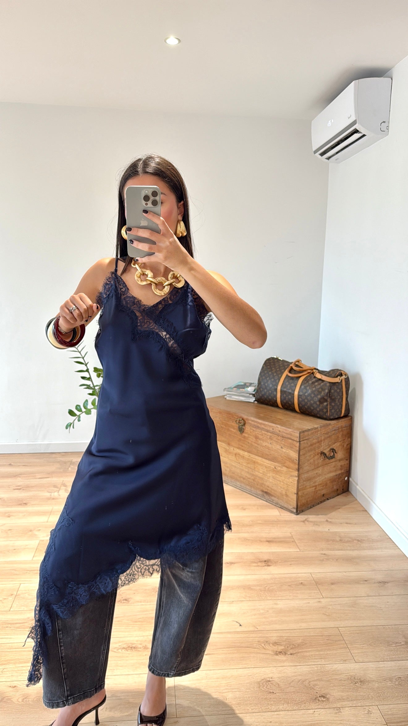 ROBE DENTELLE "LISON" BLEU MARINE OFFRE PROMOTIONELLE