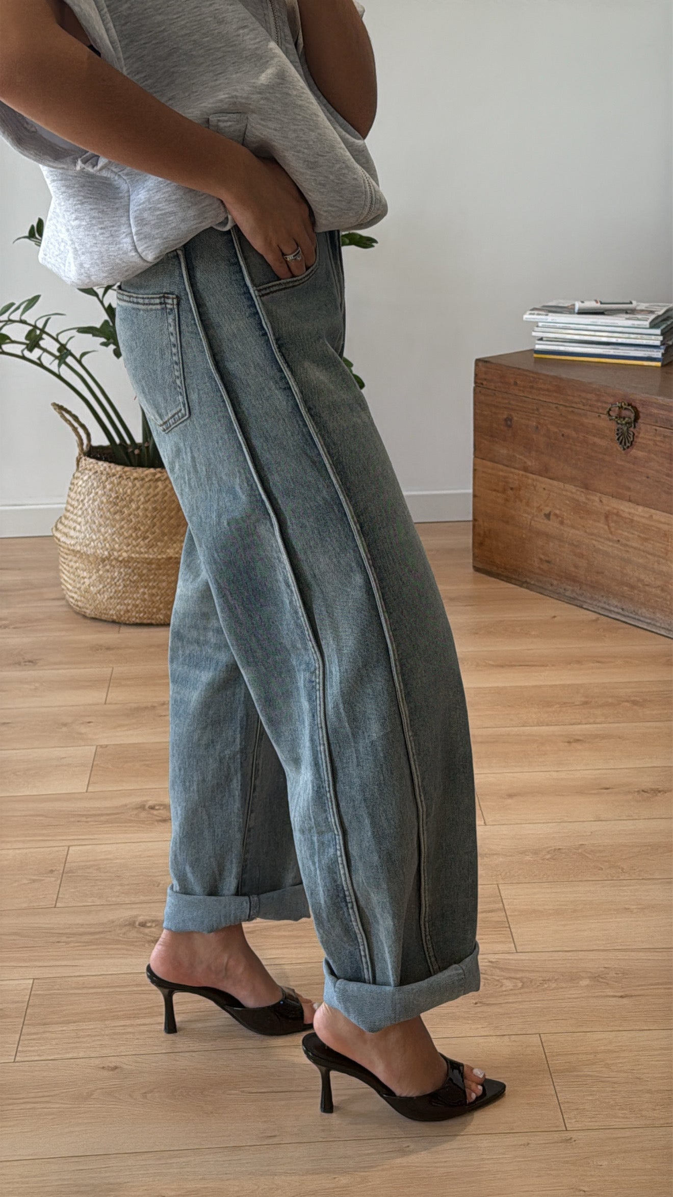 JEAN « CLÉLIA » AVEC DÉTAILS CUISSES