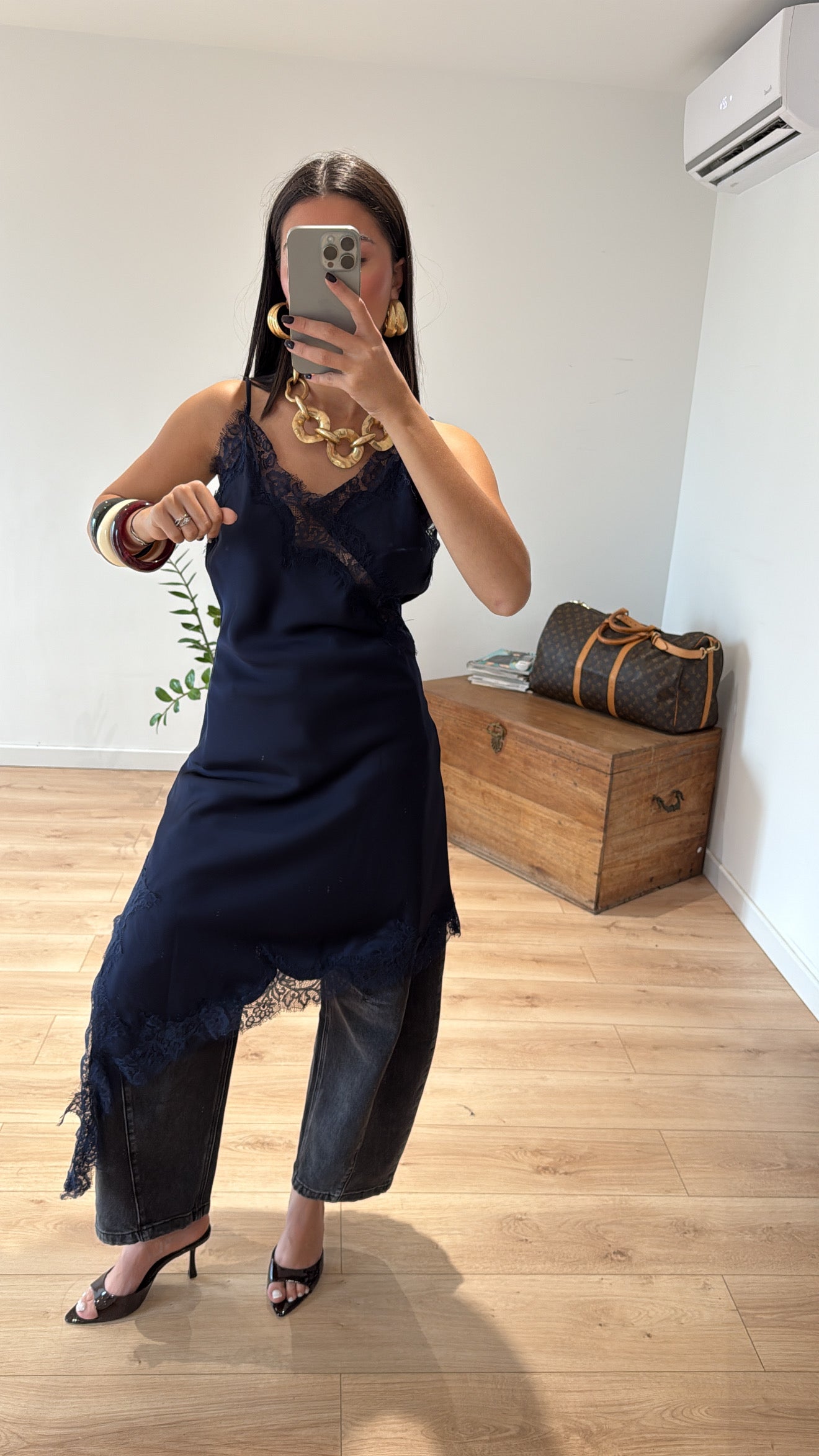 ROBE DENTELLE "LISON" BLEU MARINE OFFRE PROMOTIONELLE