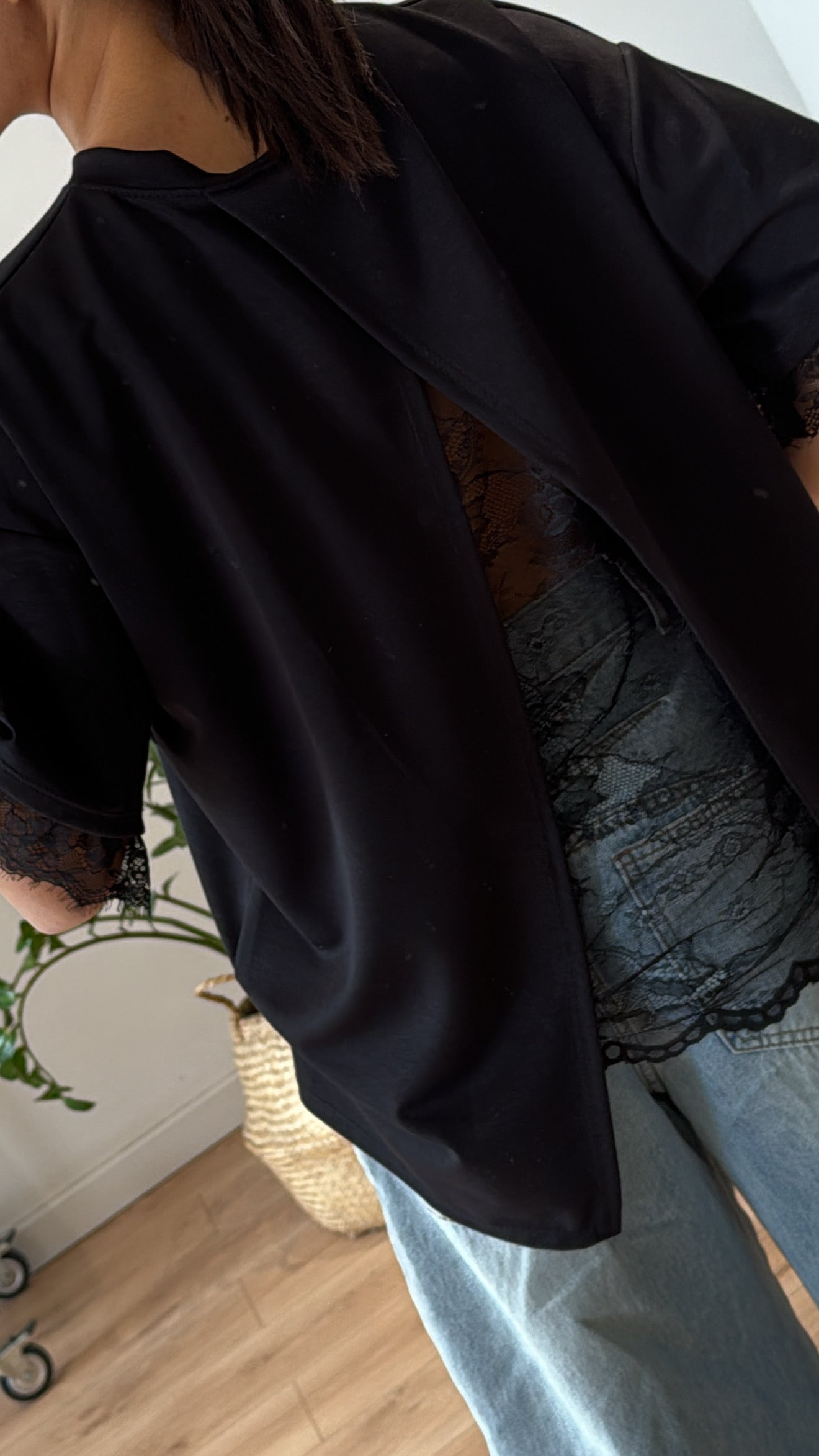 T-SHIRT NOIR « MELINA » PRÉ COMMANDE