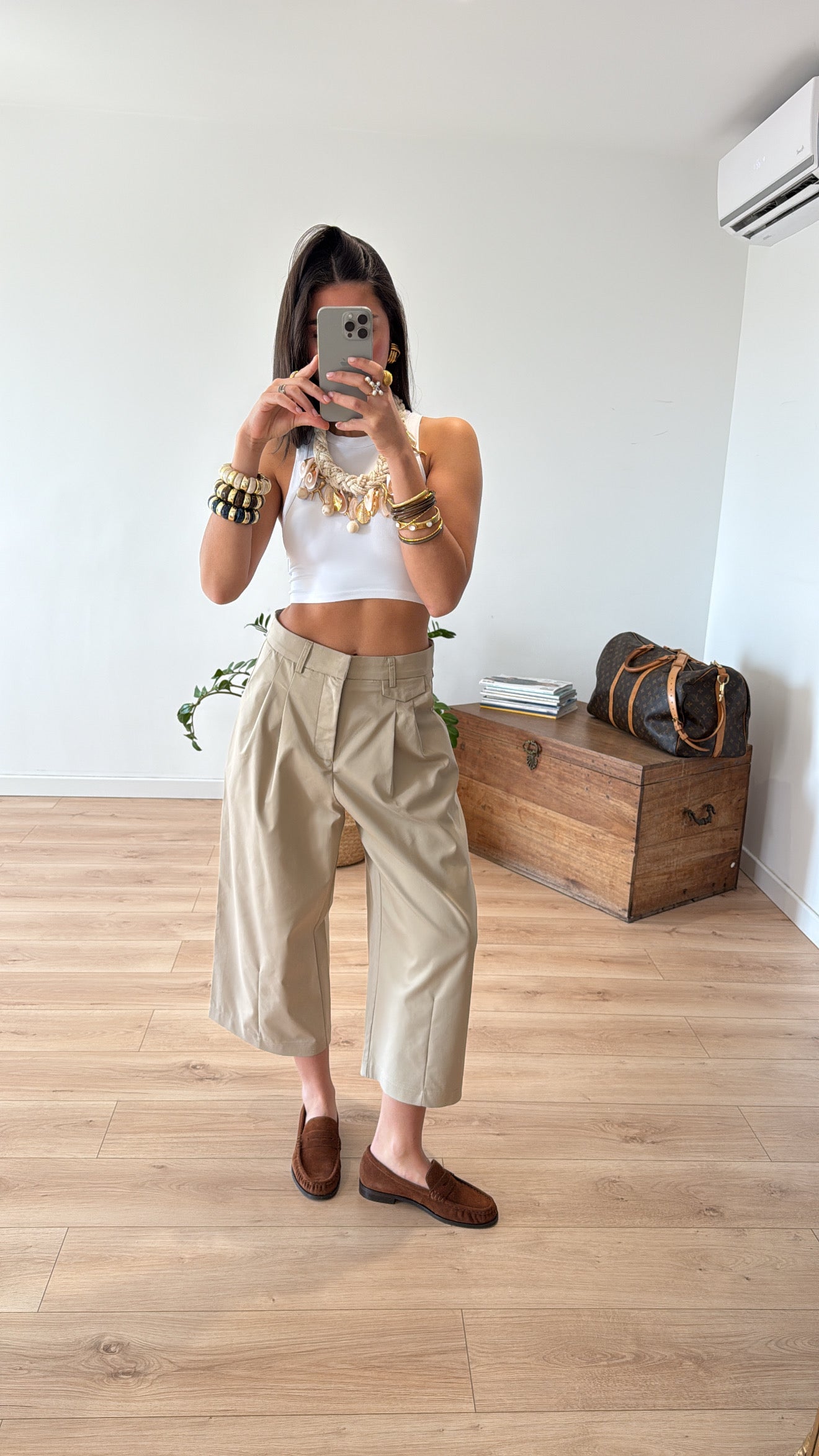 BERMUDA "LOLA" BEIGE PRE-ORDER 17/04