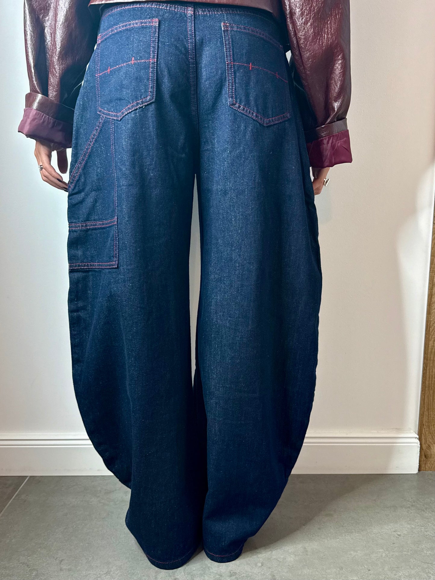 Jean avec détails rouge "Mathilda"