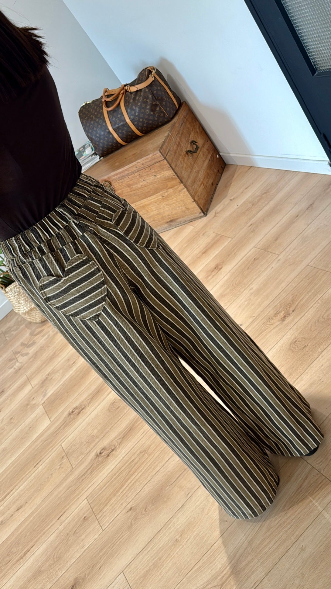 JEAN "LUCILLE" À RAYURES KAKI