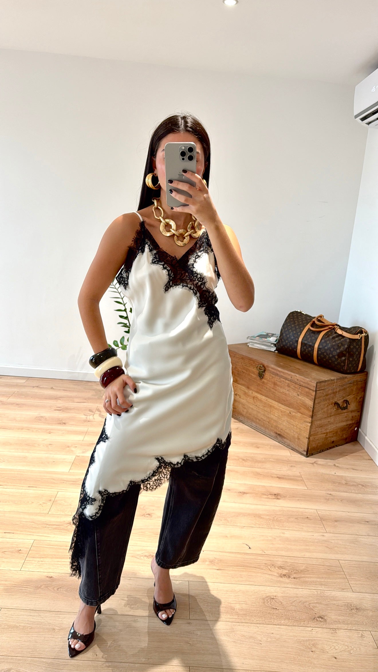 ROBE DENTELLE "LISON" BEIGE OFFRE PROMOTIONELLE