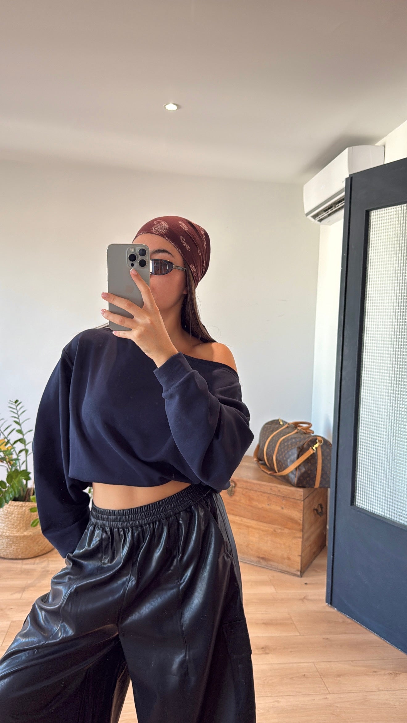 TOP SWEAT "CLARISSE" BLEU MARINE (MANCHES LONGUES TOMBANTES)
