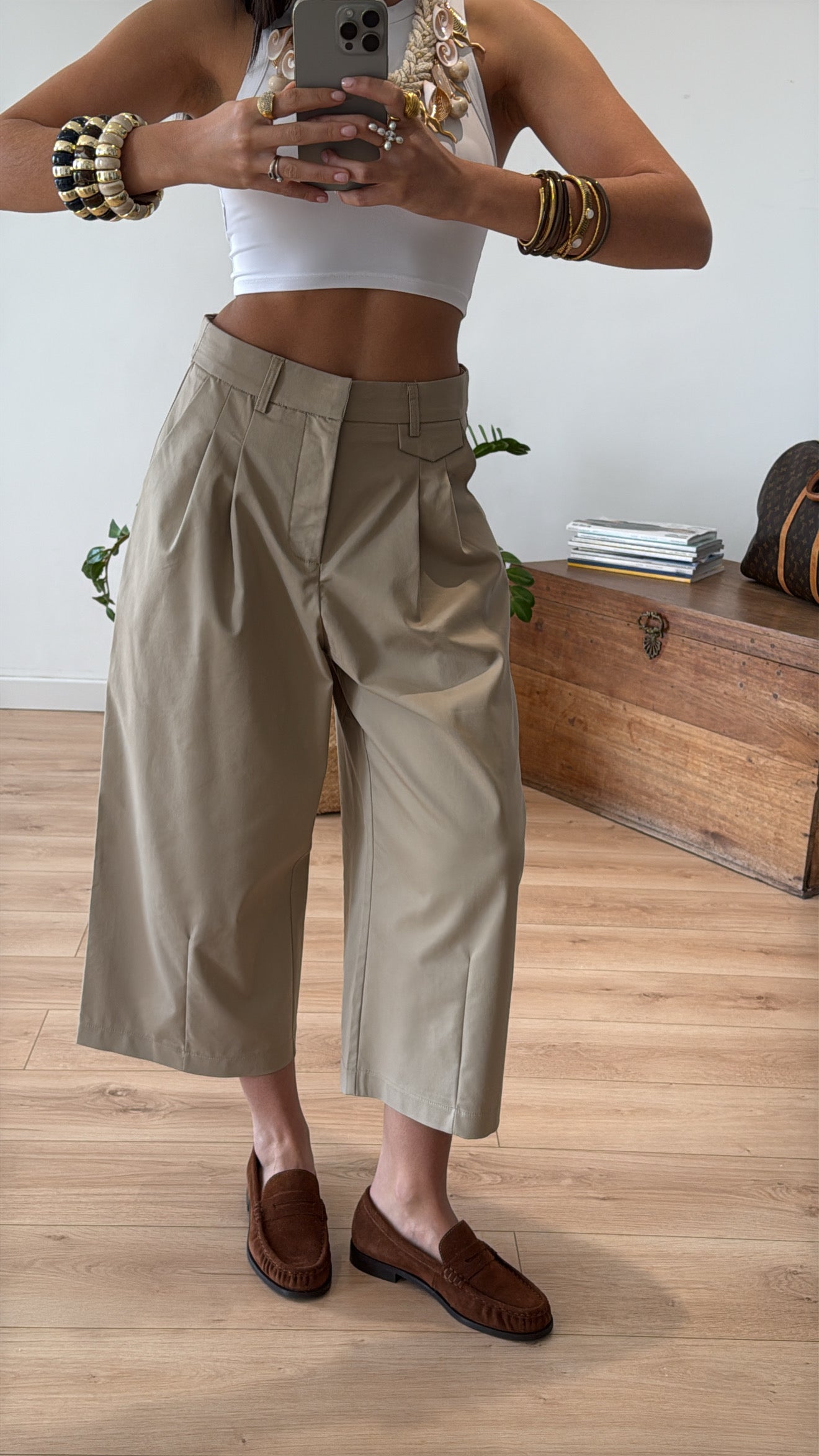 BERMUDA "LOLA" BEIGE PRE-ORDER 17/04