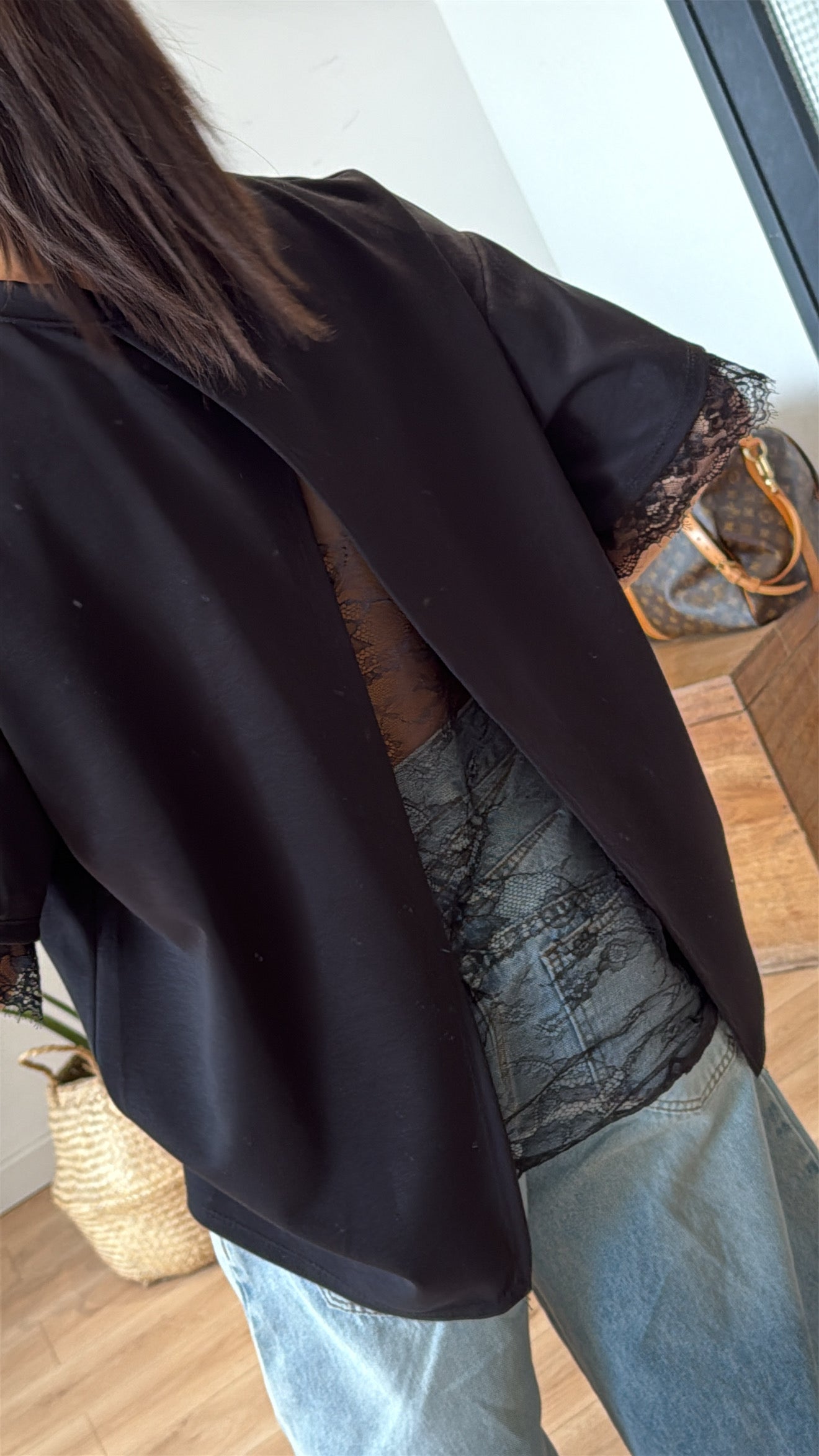 T-SHIRT NOIR « MELINA » PRÉ COMMANDE