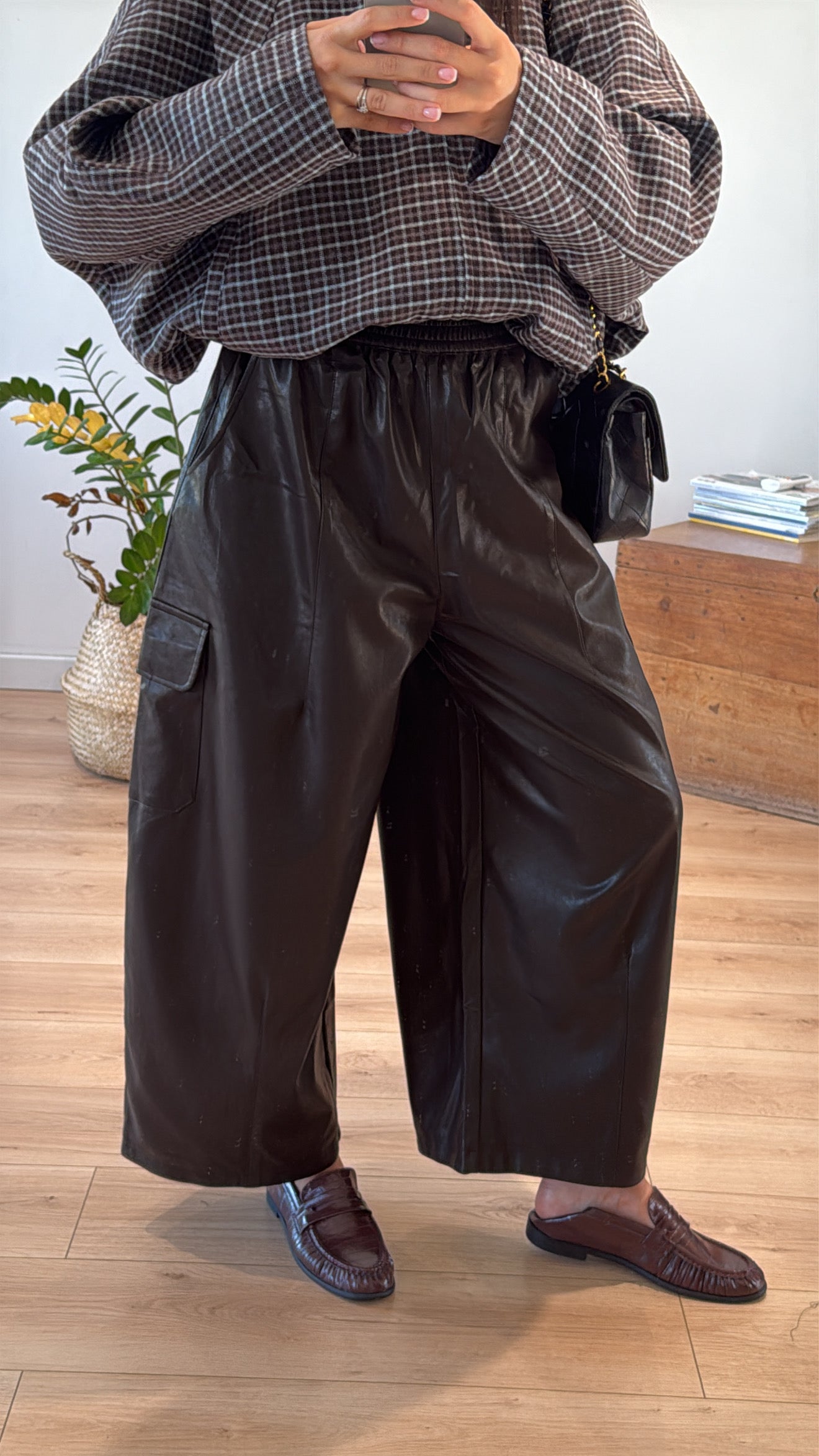 PANTALON CHOCOLAT "CAPUCINE CUIR SYNTHÉTIQUE
